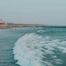 Lisabona - Costa da Caparica - Program Special Toamna 2024 | Active Travel - oferte speciale vacante si concedii externe circuite culturale toamna 2024 Costa de Caparica - valuri